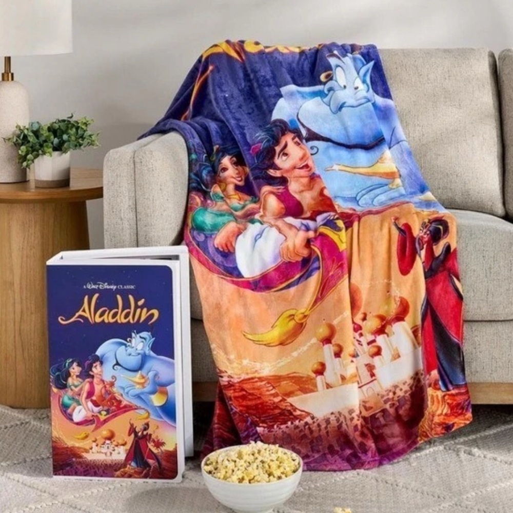 Disney Aladdin Magic Carpet Adventure Blanket